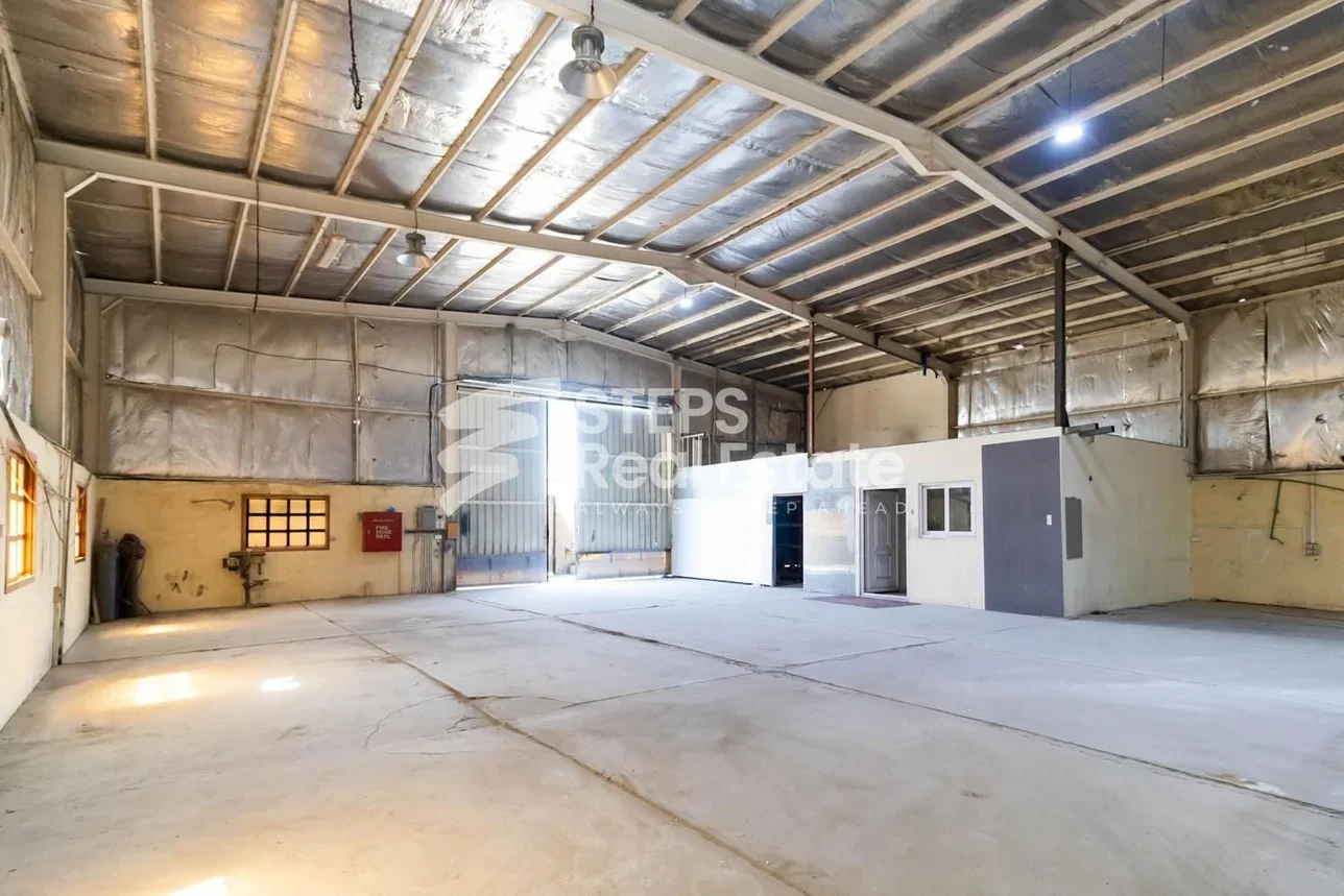 Warehouses & Stores - Al Rayyan - Industrial Area -Area Size: 1008 Square Meter