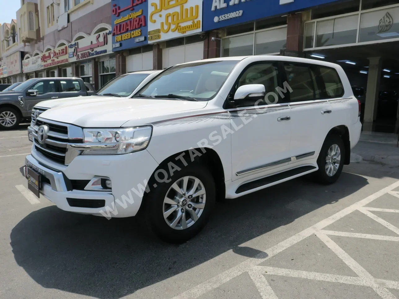 Toyota  Land Cruiser  GXR  2019  Automatic  205,000 Km  8 Cylinder  Four Wheel Drive (4WD)  SUV  White