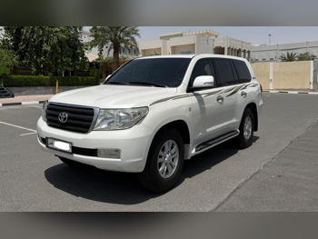 Toyota  Land Cruiser  GXR  2010  Automatic  300,000 Km  6 Cylinder  Four Wheel Drive (4WD)  SUV  White