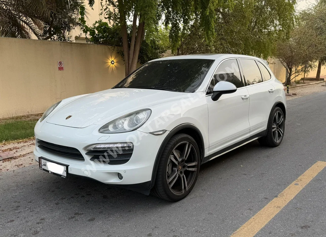 Porsche Cayenne S 2014 Automatic 195,000 Km 8 Cylinder Four Wheel Drive (4WD) SUV White