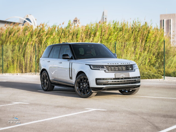 Land Rover  Range Rover  Vogue HSE  2024  Automatic  42,500 Km  6 Cylinder  Four Wheel Drive (4WD)  SUV  Silver  With Warranty