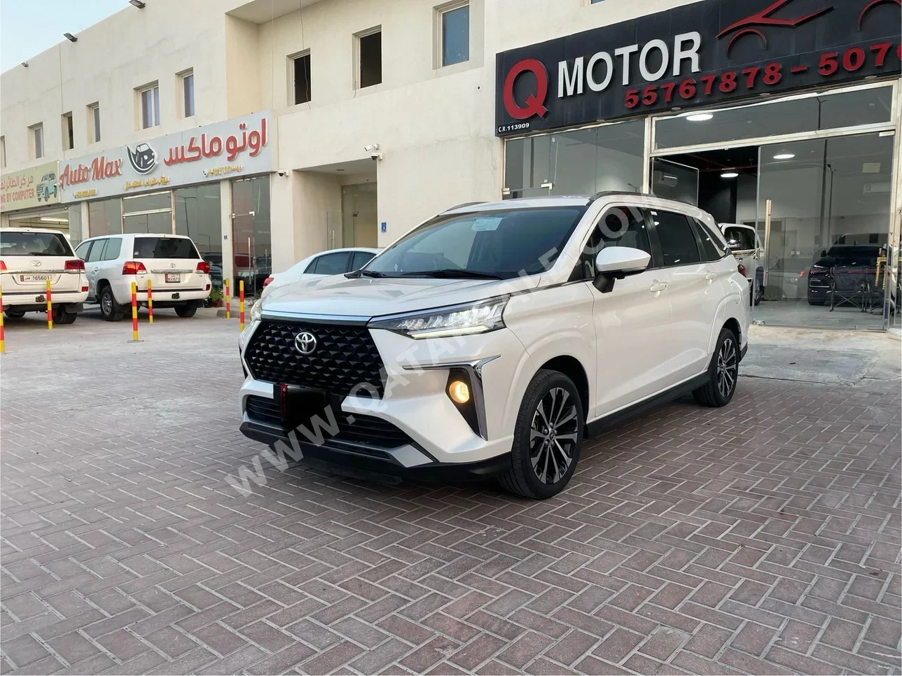 Toyota  Veloz  2024  Automatic  28,000 Km  4 Cylinder  Rear Wheel Drive (RWD)  SUV  White  With Warranty