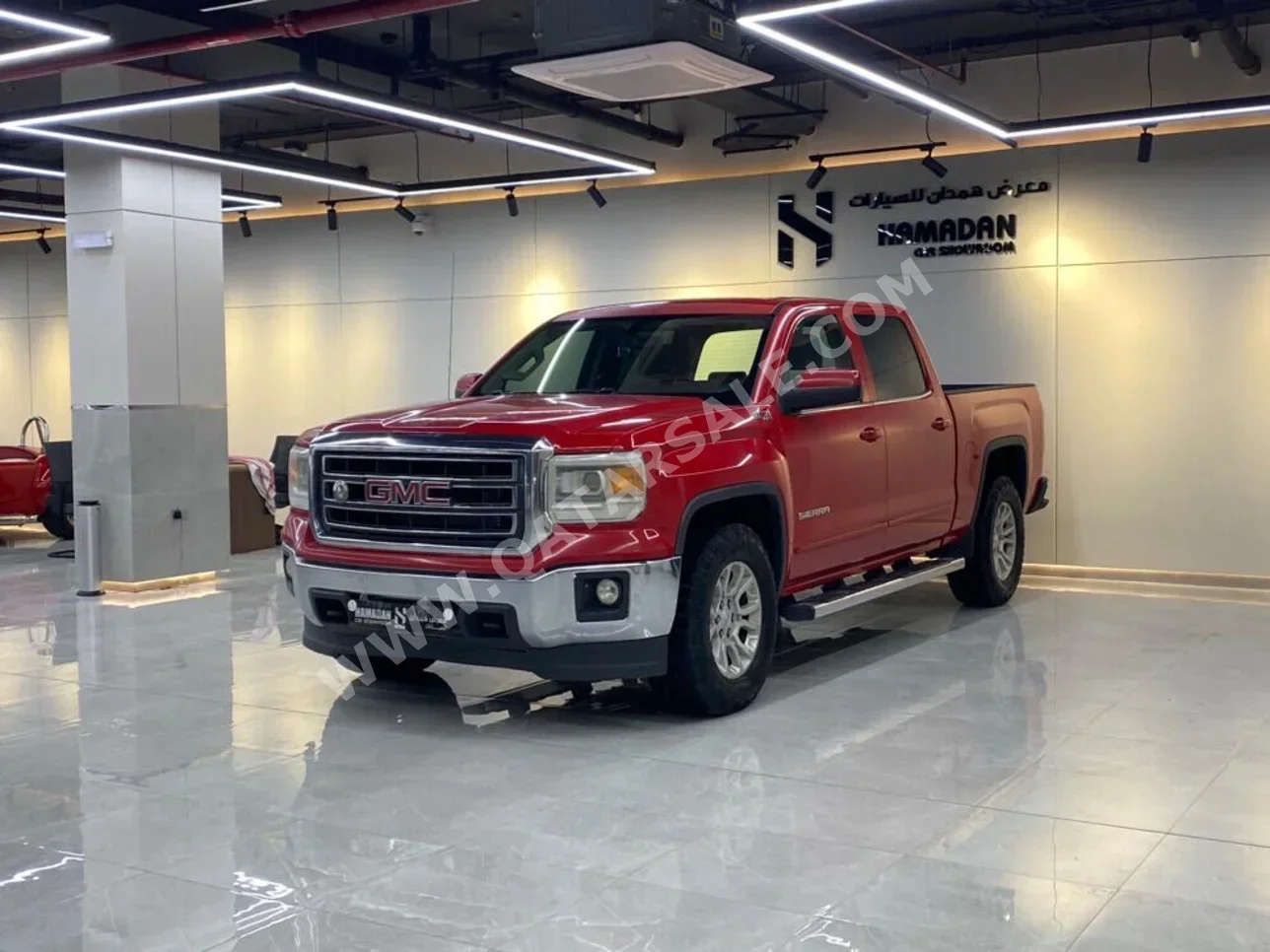 GMC  Sierra  SLE  2014  Automatic  442,000 Km  8 Cylinder  Four Wheel Drive (4WD)  Pick Up  Red
