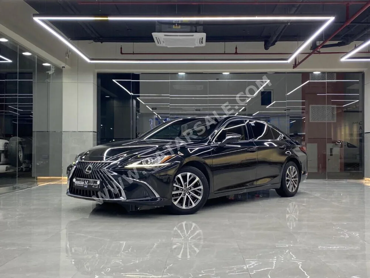 Lexus ES 300h 2023 Automatic 186,000 Km 6 Cylinder Rear Wheel Drive (RWD) Sedan Black