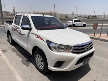 Toyota  Hilux  SR5  2025  Manual  3,000 Km  4 Cylinder  Rear Wheel Drive (RWD)  Pick Up  White  With Warranty