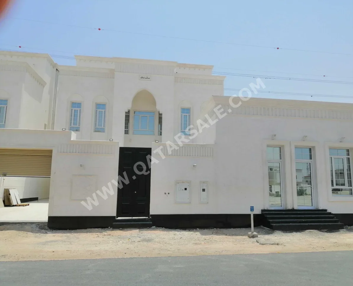 Family Residential  - Not Furnished  - Al Wakrah  - Al Wukair  - 8 Bedrooms