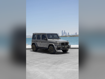 مرسيدس - بنز جي 63 اي ام جي فخمة رصاصي 2026