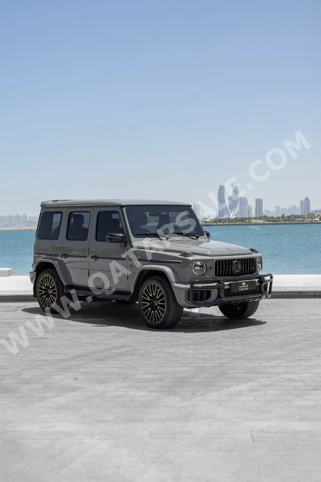 مرسيدس - بنز  AMG سي 63  فخمة  رصاصي  2026