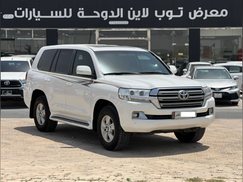 تويوتا  لاند كروزر  جي اكس ار  2018  اوتوماتيك  329,000 كم  6 سلندر  دفع رباعي  اس يو في  أبيض