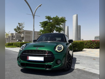Mini  Cooper  S  2020  Automatic  119,000 Km  4 Cylinder  Front Wheel Drive (FWD)  Hatchback  Green and Black