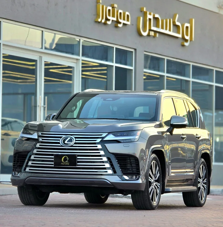 لكزس ال اكس 600 لكجري 2025 اوتوماتيك 8,000 كم 6 سلندر دفع رباعي اس يو في رمادي تحت الضمان