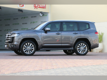 Toyota Land Cruiser GXR Twin Turbo 2022 Automatic 138,000 Km 6 Cylinder Four Wheel Drive (4WD) SUV Gray