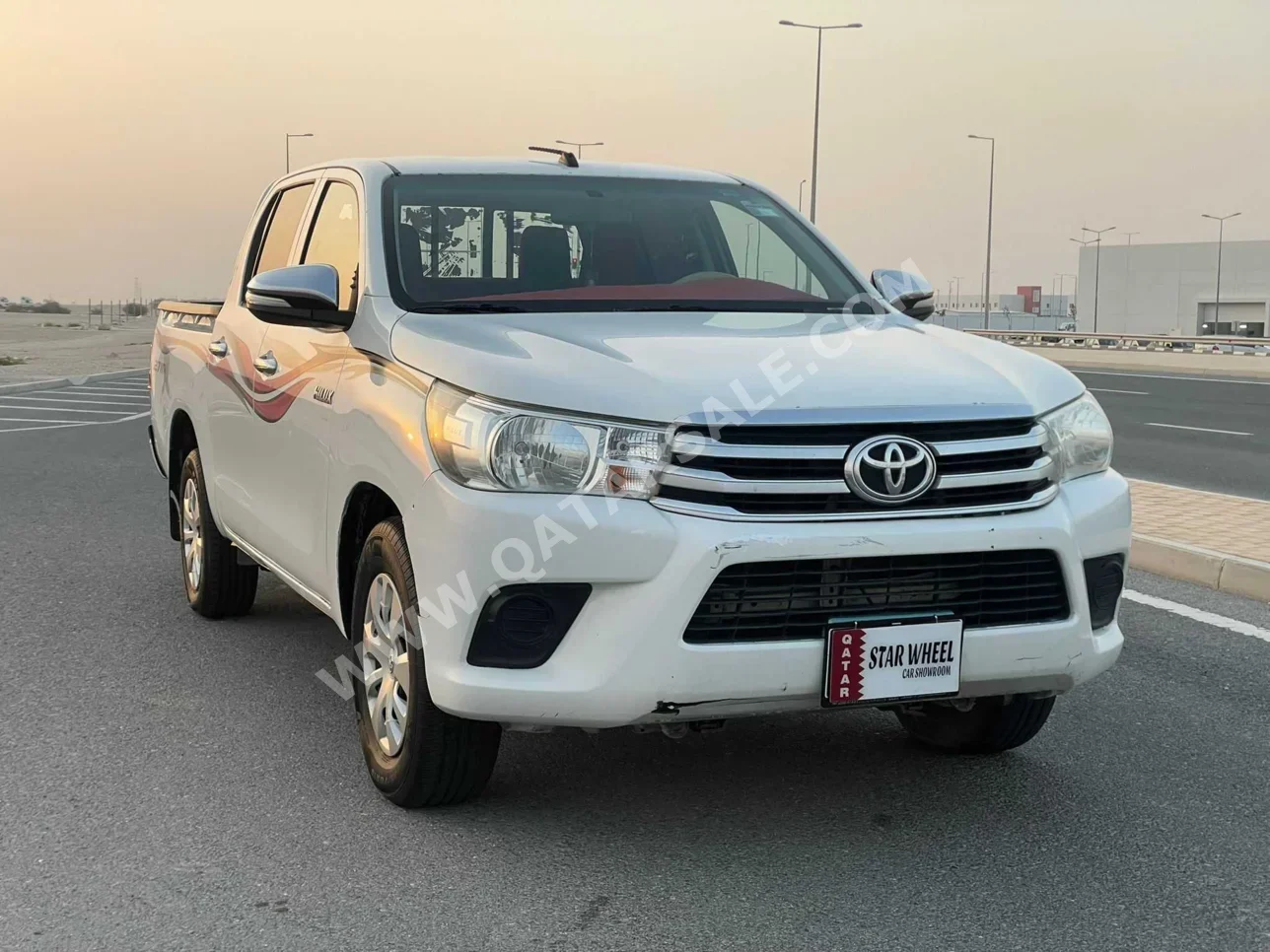 Toyota  Hilux  2017  Automatic  316,000 Km  4 Cylinder  Four Wheel Drive (4WD)  Pick Up  White