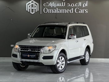 Mitsubishi  Pajero  Limited Edition  2017  Automatic  272,000 Km  6 Cylinder  Four Wheel Drive (4WD)  SUV  White