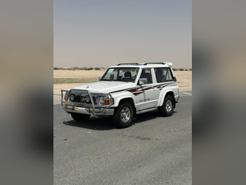 نيسان  باترول  سوبر سفاري  1997  عادي  260,000 كم  6 سلندر  دفع رباعي  اس يو في  أبيض