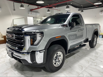 GMC  Sierra  SLE  2025  Automatic  9,000 Km  8 Cylinder  Four Wheel Drive (4WD)  Pick Up  Gray  With Warranty
