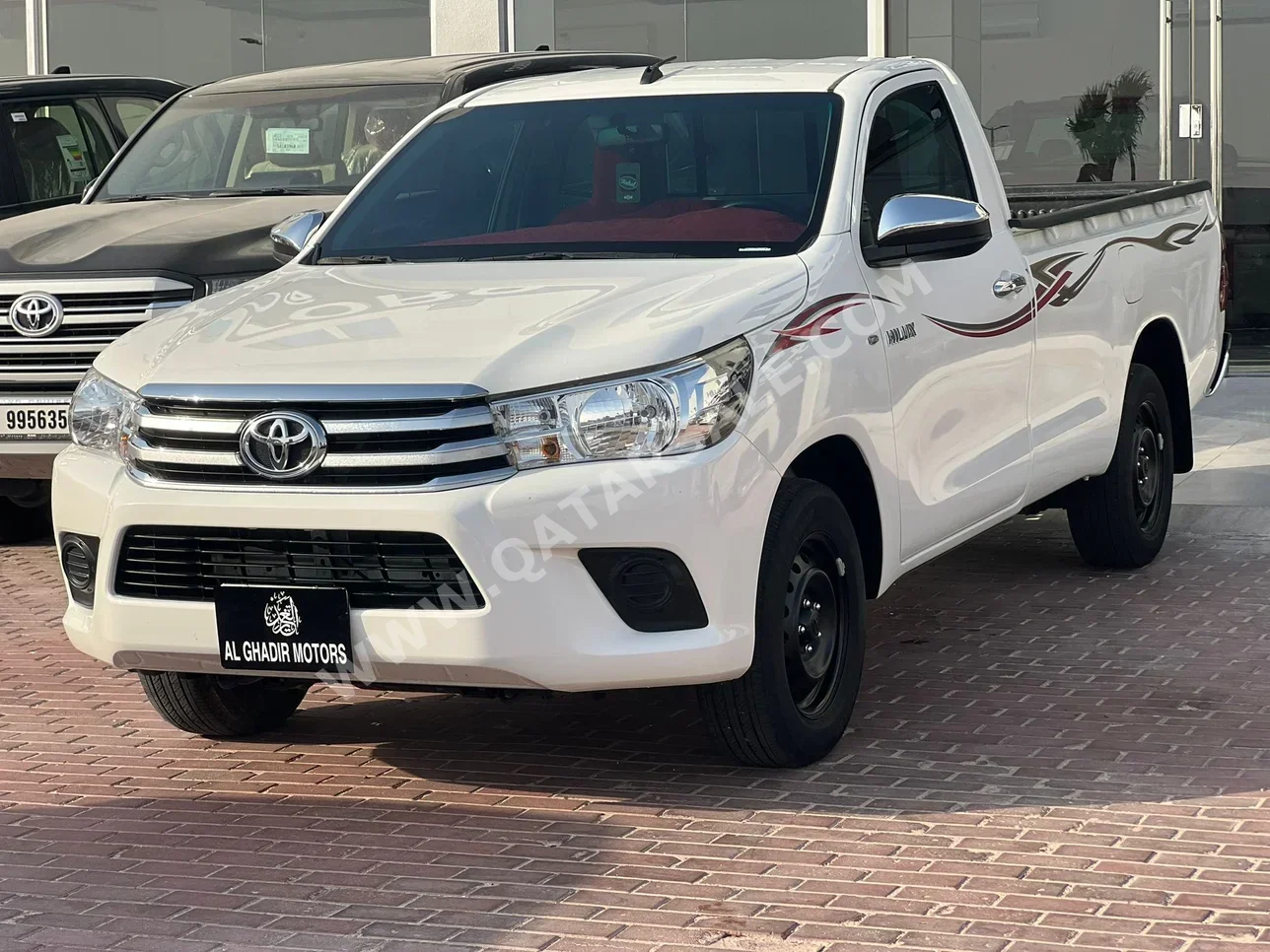 Toyota Hilux 2025 Manual 43,000 Km 4 Cylinder Four Wheel Drive (4WD) Pick Up White With Warranty