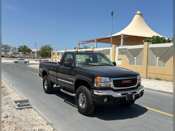 GMC  Sierra  2500 HD  2006  Automatic  200,000 Km  8 Cylinder  Four Wheel Drive (4WD)  Pick Up  Black