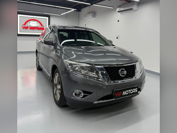 Nissan  Pathfinder  SV  2016  Automatic  191,000 Km  6 Cylinder  Four Wheel Drive (4WD)  SUV  Gray