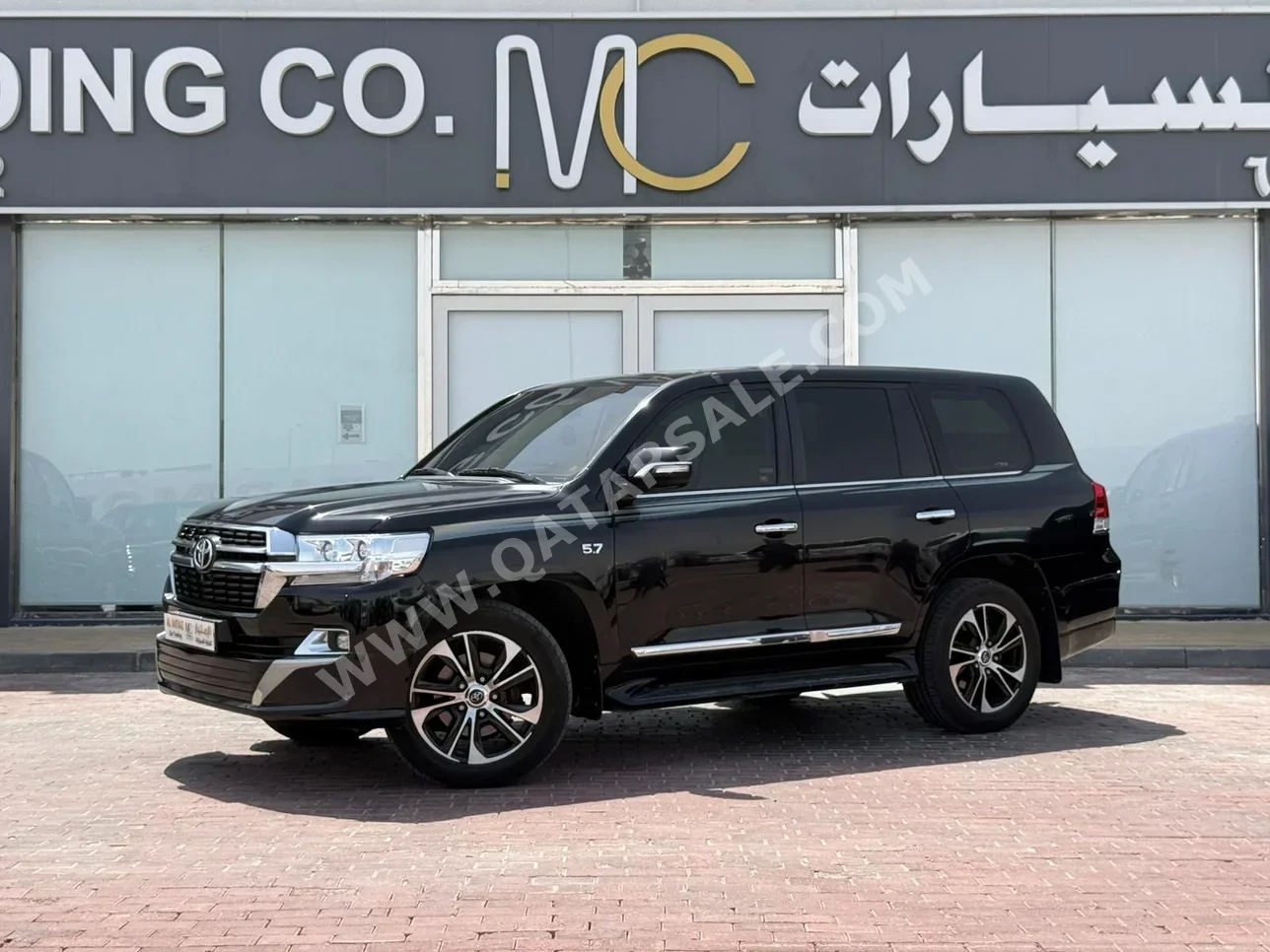 Toyota Land Cruiser VXR 2016 Automatic 353,000 Km 8 Cylinder Four Wheel Drive (4WD) SUV Black With Warranty