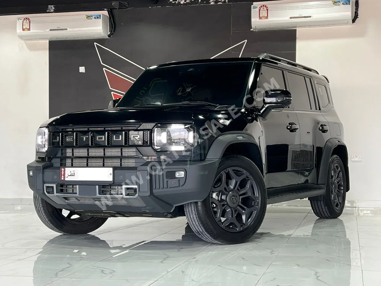 Jetour  T2  Luxury  2025  Automatic  30,000 Km  4 Cylinder  Four Wheel Drive (4WD)  SUV  Black  With Warranty