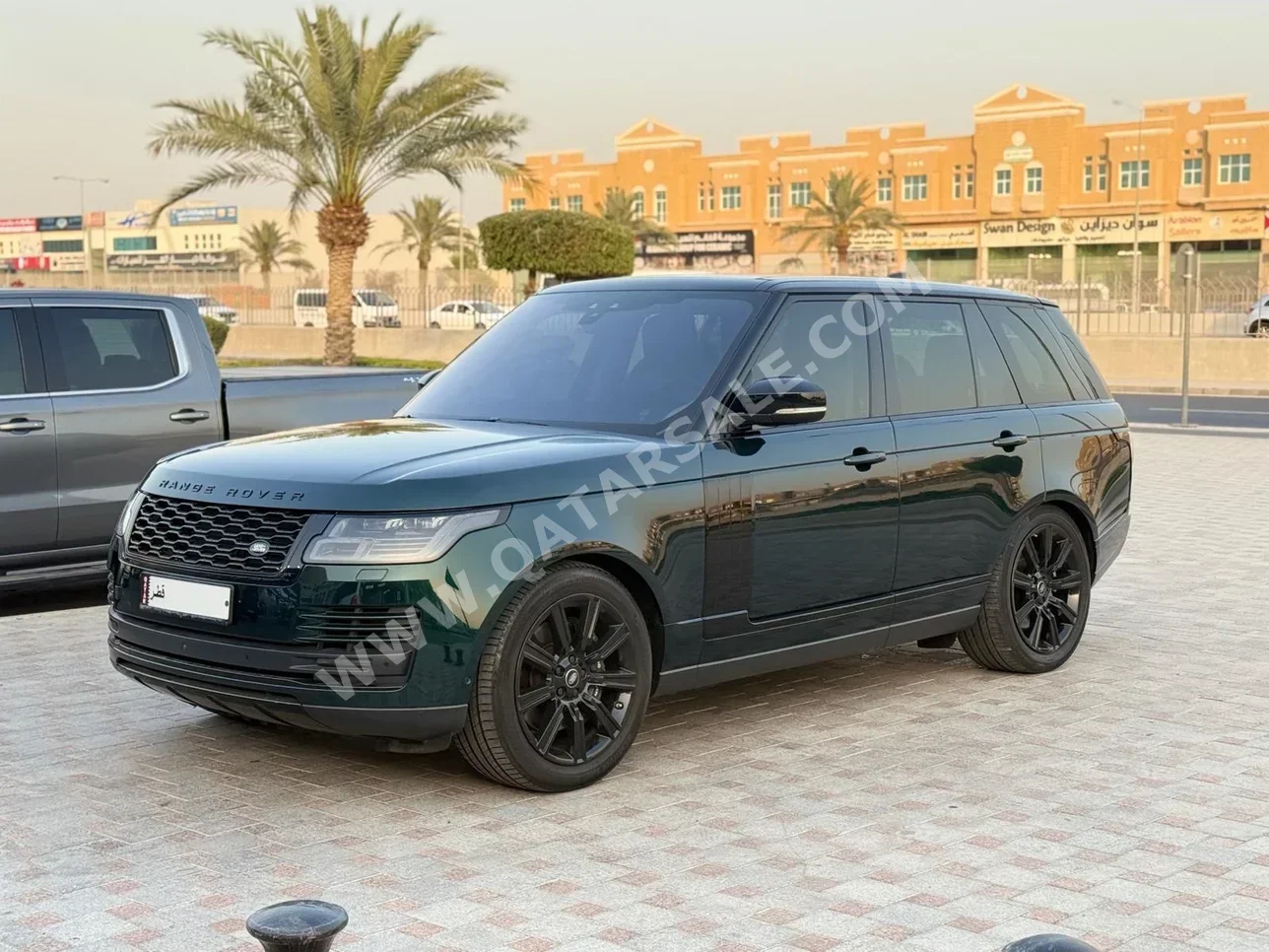 Land Rover  Range Rover  Vogue  2021  Automatic  107,000 Km  6 Cylinder  Four Wheel Drive (4WD)  SUV  Green