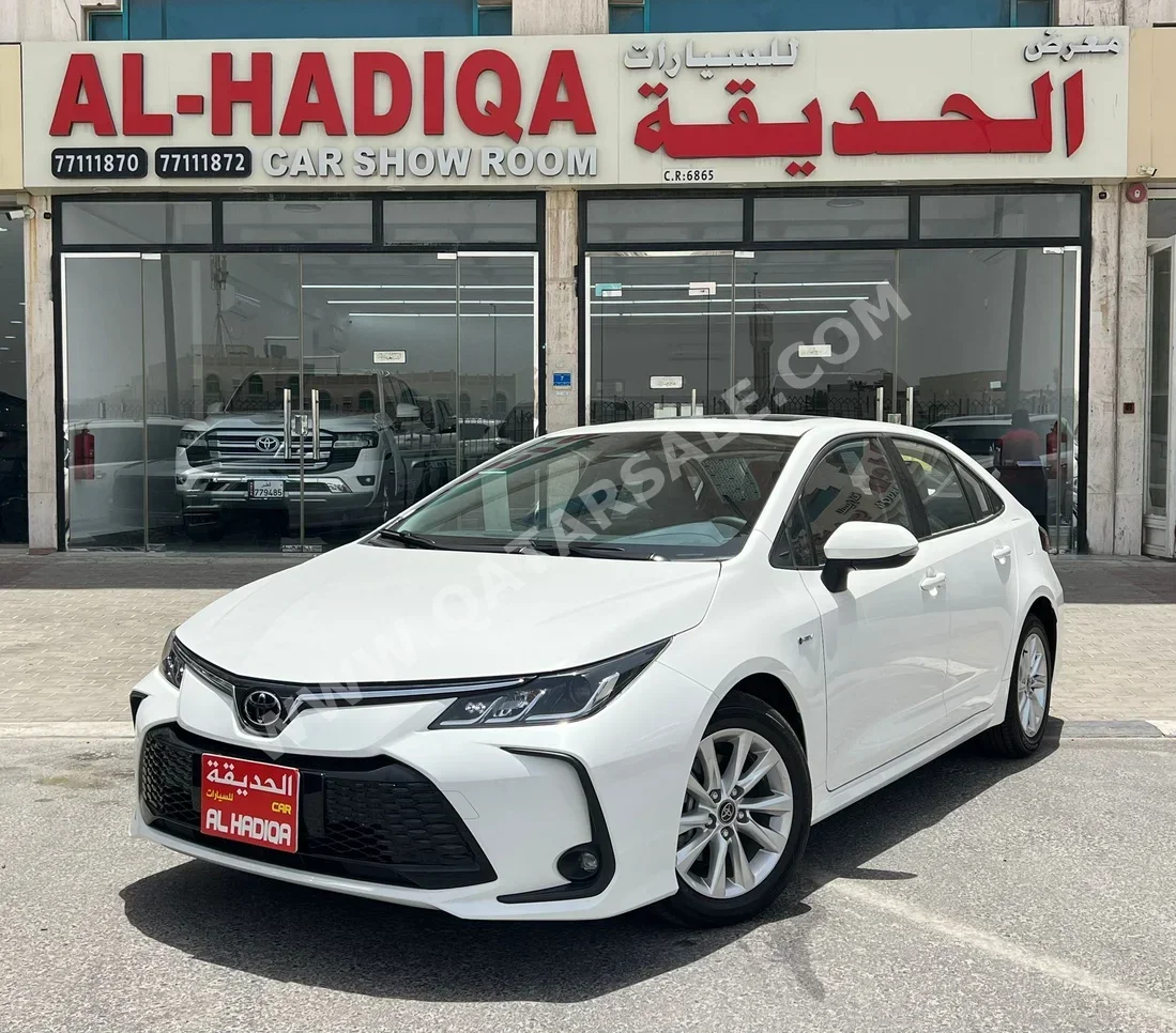 Toyota Corolla Hybrid 2025 Automatic 0 Km 4 Cylinder Front Wheel Drive (FWD) Sedan White With Warranty