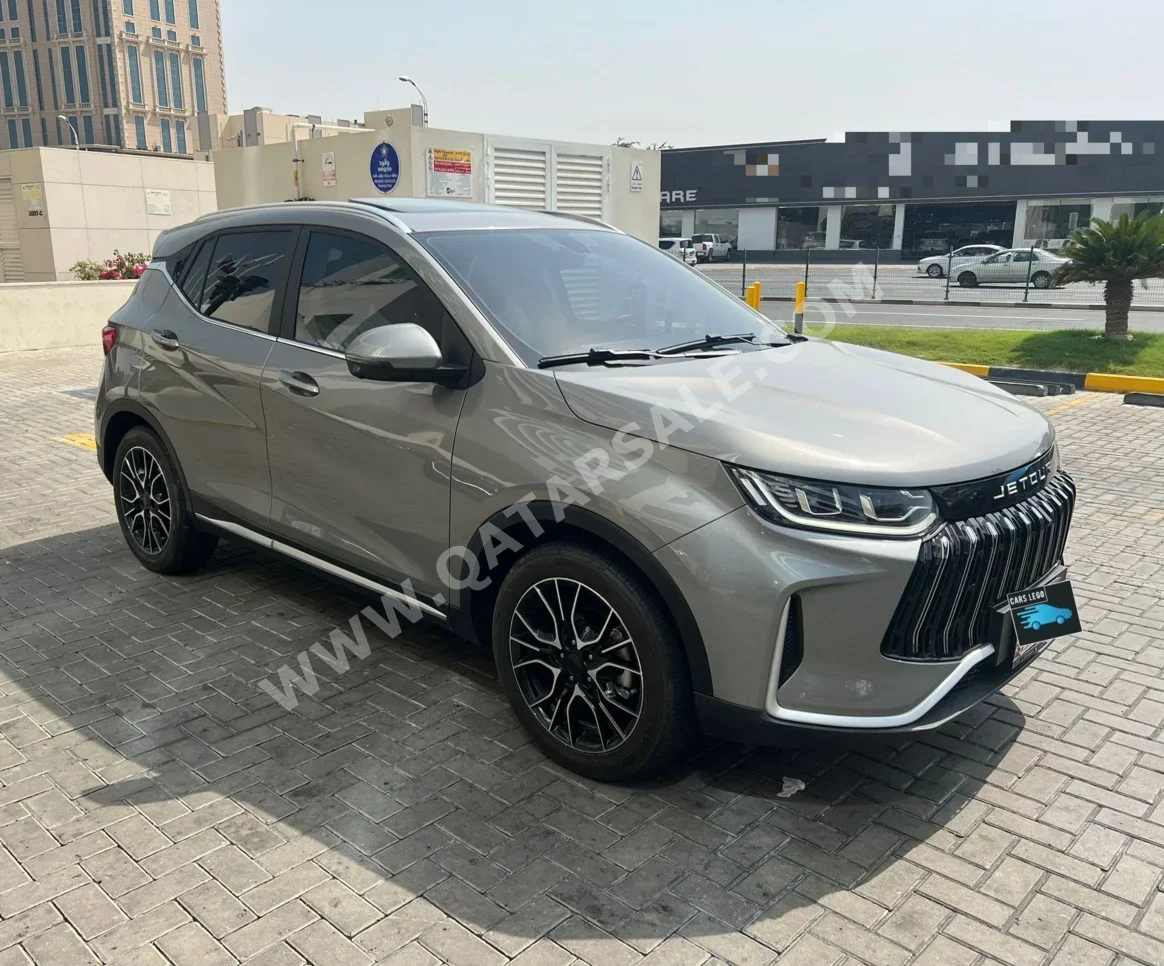 Jetour  X50  2025  Automatic  21,000 Km  4 Cylinder  Front Wheel Drive (FWD)  SUV  Gray  With Warranty