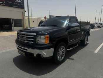 GMC  Sierra  1500  2011  Automatic  209,000 Km  6 Cylinder  Four Wheel Drive (4WD)  Pick Up  Black