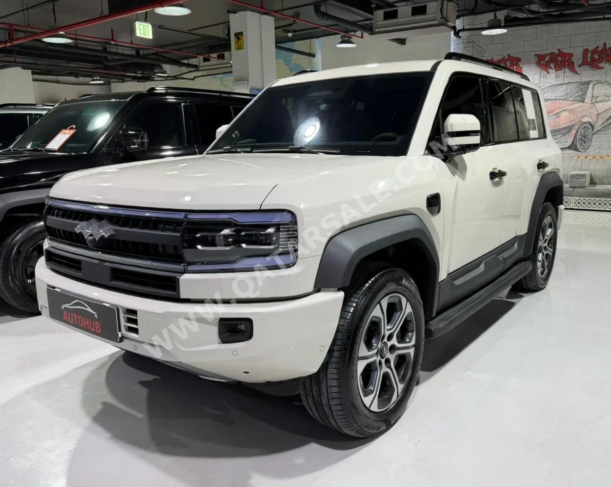 BYD Leopard 5 Long Range 2025 Automatic 7,400 Km 4 Cylinder All Wheel Drive (AWD) SUV White With Warranty