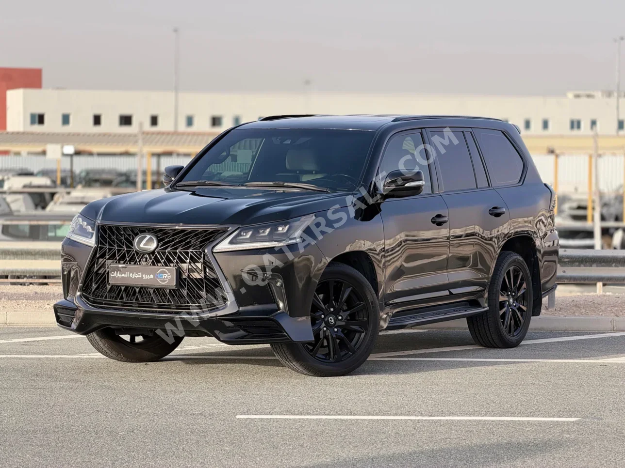 Lexus  LX  570  2016  Automatic  299,000 Km  8 Cylinder  Four Wheel Drive (4WD)  SUV  Black