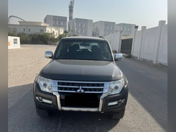 Mitsubishi  Pajero  3.5  2020  Automatic  111,000 Km  6 Cylinder  Four Wheel Drive (4WD)  SUV  Gray