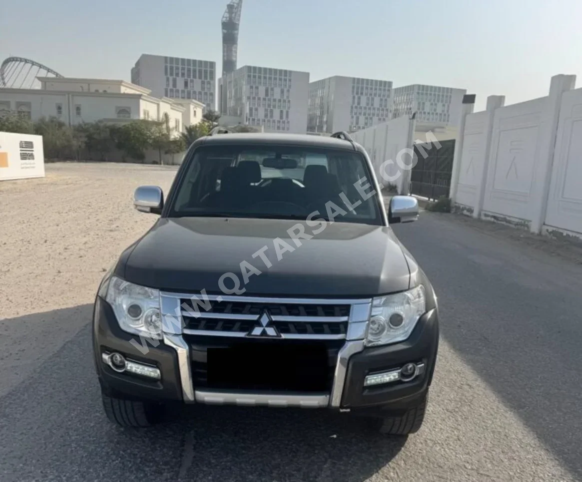 Mitsubishi  Pajero  3.5  2020  Automatic  111,000 Km  6 Cylinder  Four Wheel Drive (4WD)  SUV  Gray