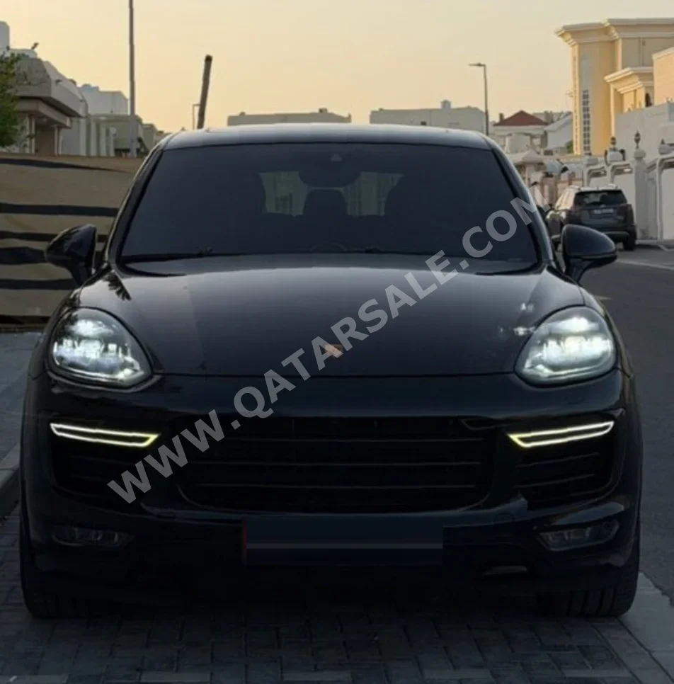 Porsche  Cayenne  Turbo  2015  Automatic  178,000 Km  8 Cylinder  Four Wheel Drive (4WD)  SUV  Black