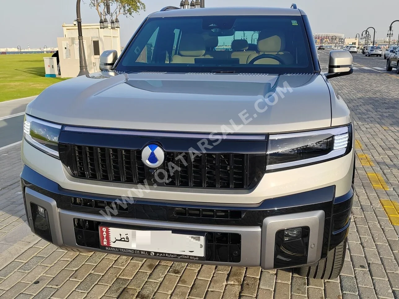 BYD  Denza  B8  2026  Automatic  14,000 Km  4 Cylinder  Four Wheel Drive (4WD)  SUV  Gray  With Warranty