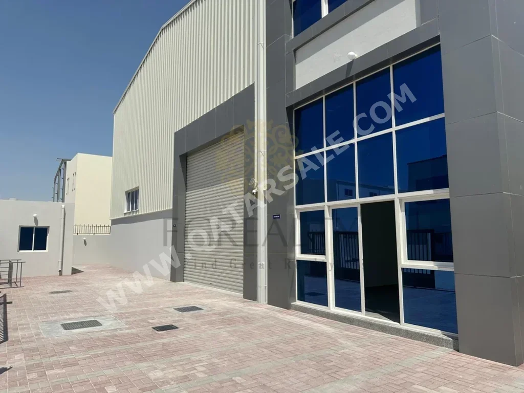 Warehouses & Stores - Al Wakrah - Barkit Al Awamer -Area Size: 1000 Square Meter