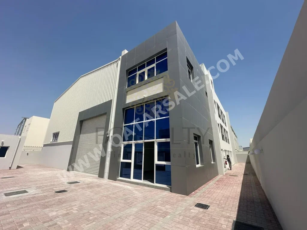 Warehouses & Stores - Al Wakrah - Barkit Al Awamer -Area Size: 1000 Square Meter