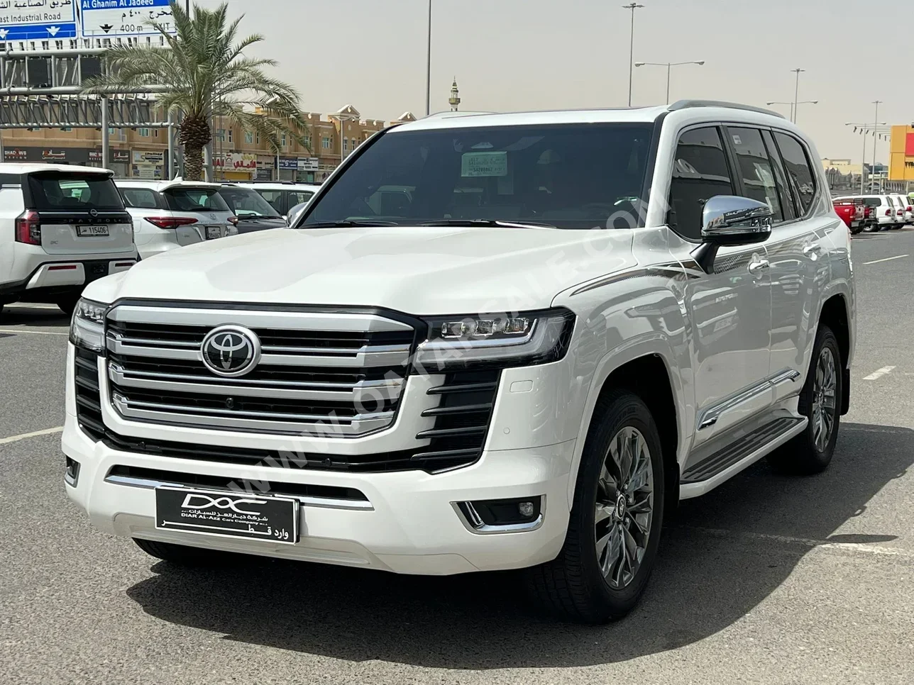 Toyota  Land Cruiser  VXR Twin Turbo  2025  Automatic  5,000 Km  6 Cylinder  Four Wheel Drive (4WD)  SUV  White  With Warranty