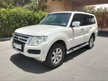 Mitsubishi  Pajero  GLS  2017  Automatic  190,000 Km  6 Cylinder  Four Wheel Drive (4WD)  SUV  White
