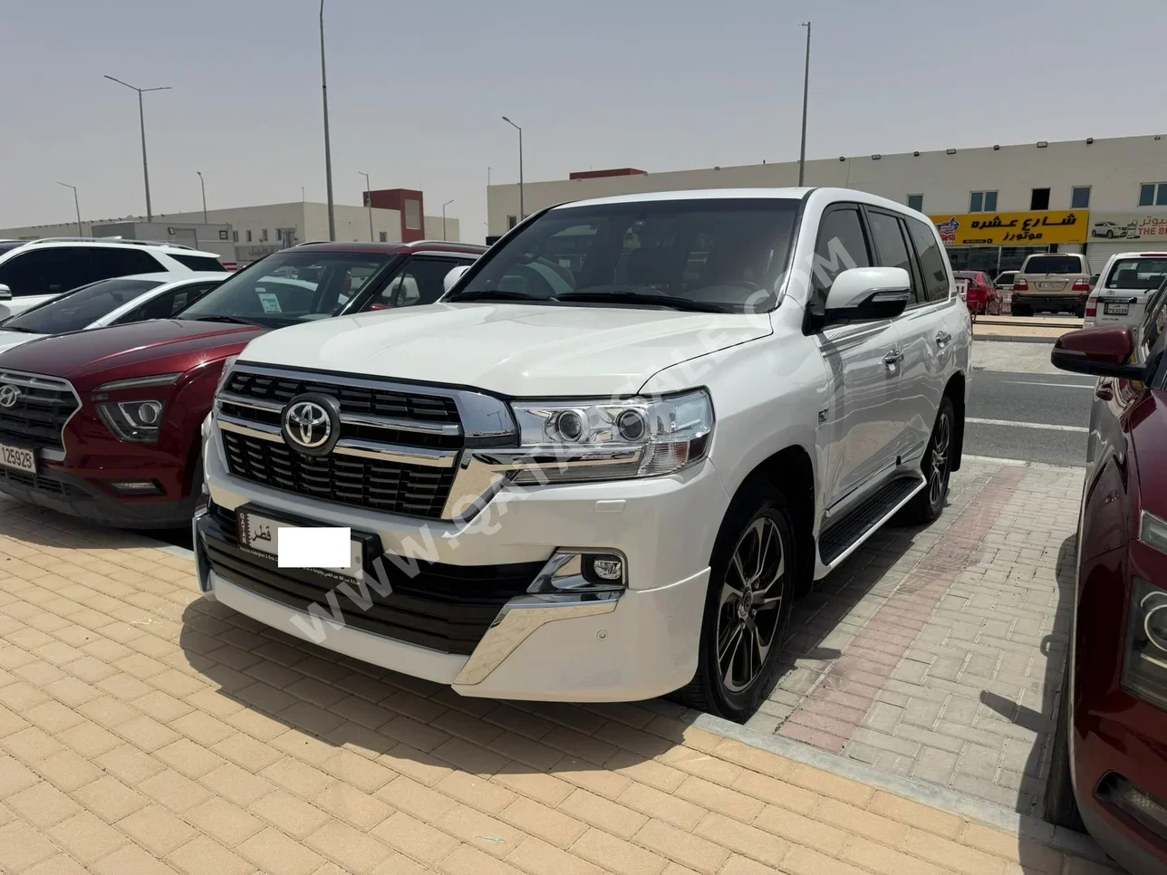 Toyota  Land Cruiser  VXR  2020  Automatic  141,000 Km  8 Cylinder  Four Wheel Drive (4WD)  SUV  White