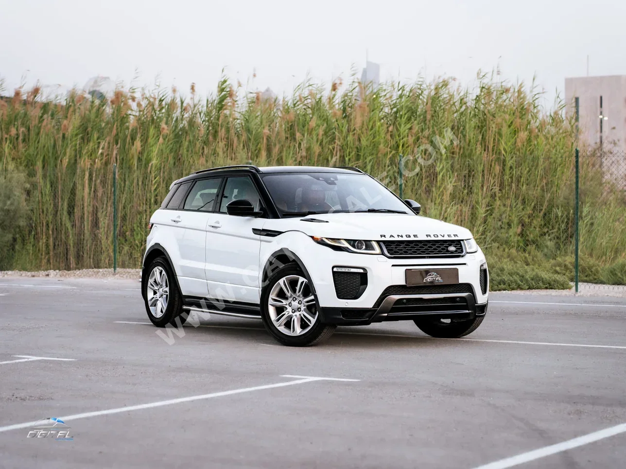 Land Rover Evoque 2016 Automatic 189,300 Km 4 Cylinder Four Wheel Drive (4WD) SUV White