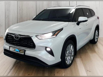 Toyota  Highlander  Limited  2025  Automatic  5,200 Km  4 Cylinder  All Wheel Drive (AWD)  SUV  Pearl  With Warranty