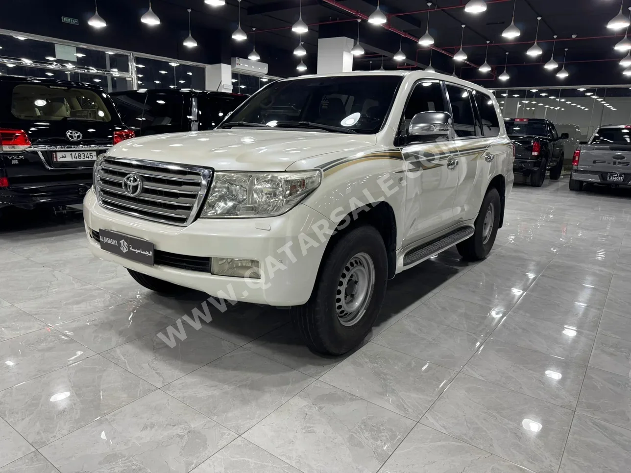 Toyota  Land Cruiser  VXR  2009  Automatic  630,000 Km  8 Cylinder  Four Wheel Drive (4WD)  SUV  White