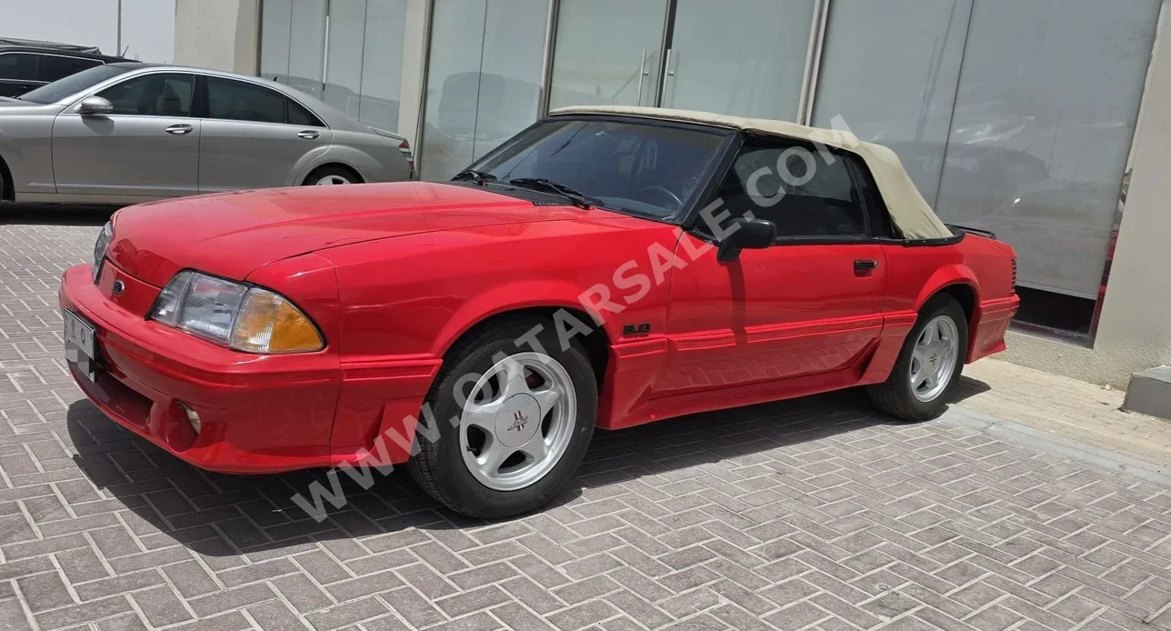 فورد  موستانغ  جي تي  1990  اوتوماتيك  120,000 كم  8 سلندر  دفع خلفي  كوبيه \ سبورت  أحمر