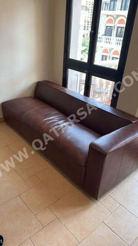 الأرائك والكنب والكراسي هوم سينتر  طقم كنب  - جلد صناعي  - أحمر
