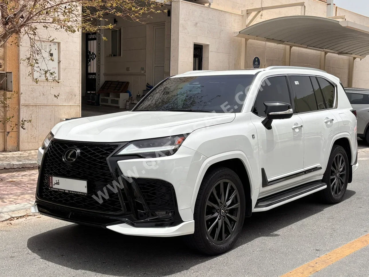 Lexus  LX  600 F Sport  2026  Automatic  5,000 Km  6 Cylinder  Four Wheel Drive (4WD)  SUV  White  With Warranty
