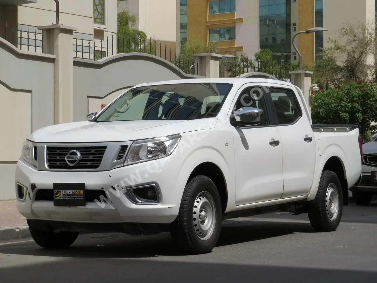 Nissan Navara SE 2020 Manual 129,000 Km 4 Cylinder Rear Wheel Drive (RWD) Pick Up White