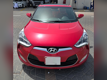 Hyundai  Veloster  2017  Automatic  81,000 Km  4 Cylinder  Front Wheel Drive (FWD)  Hatchback  Red