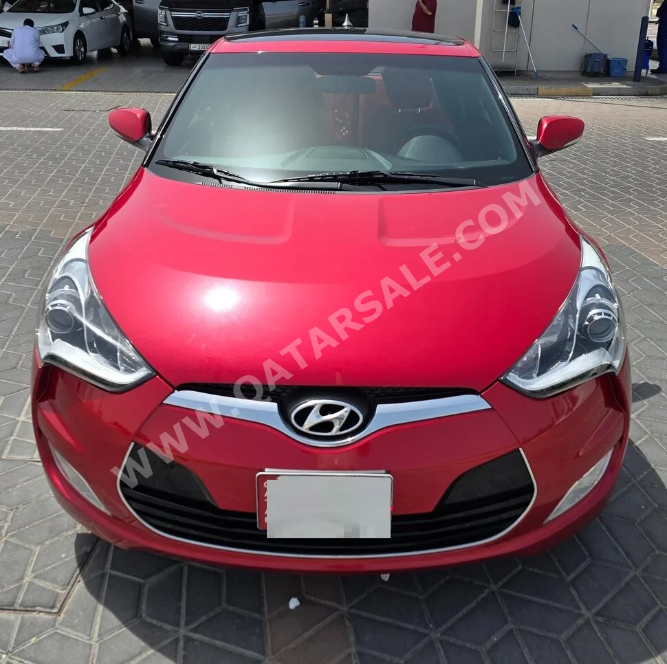 Hyundai  Veloster  2017  Automatic  81,000 Km  4 Cylinder  Front Wheel Drive (FWD)  Hatchback  Red