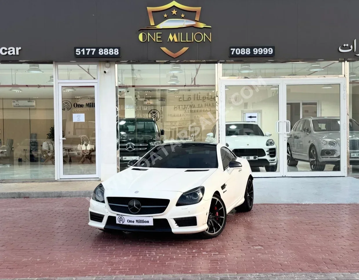 مرسيدس - بنز اس ال كيه 55 AMG 2013 اوتوماتيك 133,000 كم 8 سلندر دفع خلفي كشف أبيض